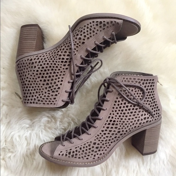 Vince Camuto Tulina Lace Up Sandals In Smoke Cloud - Picture 5 of 7